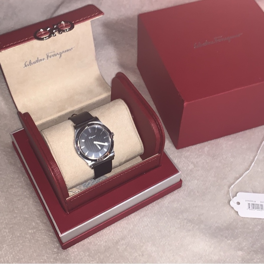Salvatore Ferragamo Leather Men’s Watch